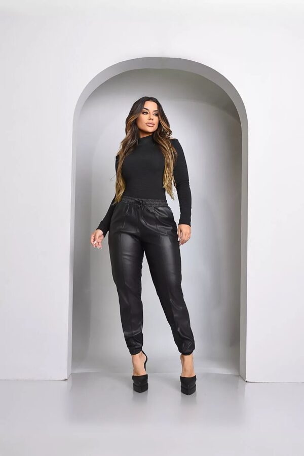 CALÇA JOGGER COURO